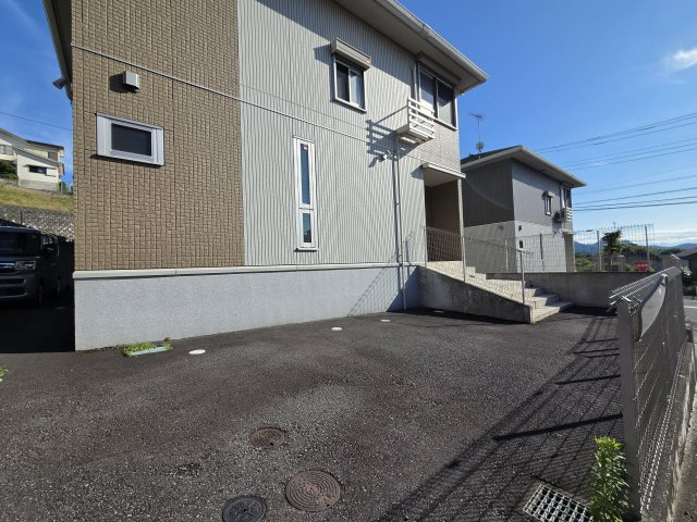 レジェンド　Ｃの駐車場