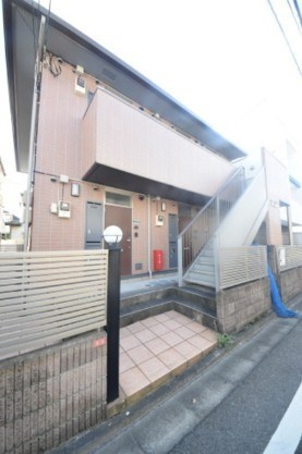 杉並区高円寺南５丁目のアパートのエントランス