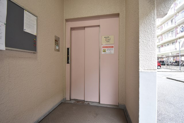 【その他共用部分】 | 千里関大前コーポラスC棟 | 現在ご返済中のカーローン・カードローン・教育ローンなどを住宅ローンに一本化したり、家具家電購入費用・引越し費用を住宅ローンと組み合わせるなど、お客さまにメリットの多い住宅ローンのご提案が可能です。