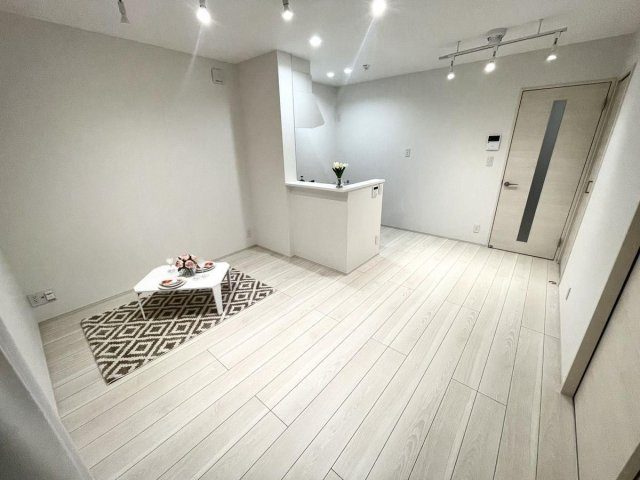 AMP es 春日の居間・リビング