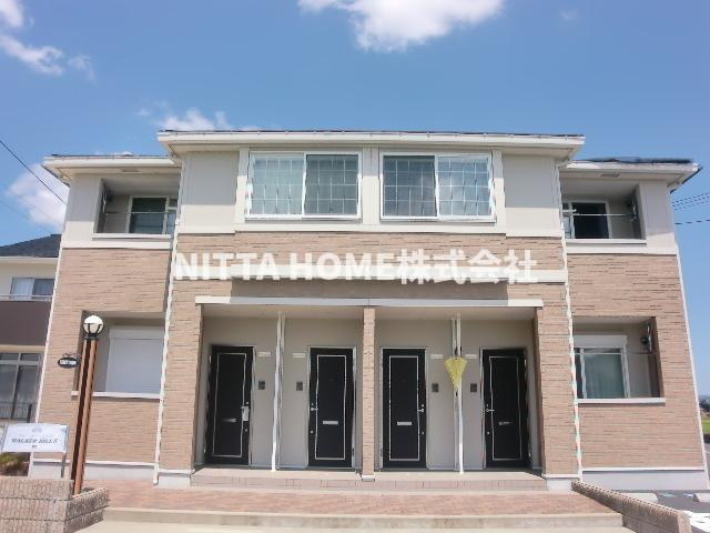 ウォーカーヒル　Ⅱ　（ＷＡＬＫＥＲ　ＨＩＬＬ　Ⅱ）のエントランス|全戸角部屋の間取りで物音が軽減されます＊