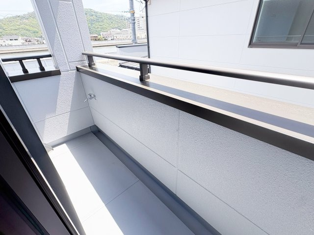 和歌山市和歌浦東　新築一戸建てのバルコニー