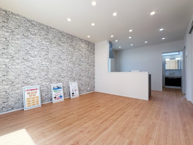 和歌山市和歌浦東　新築一戸建ての居間・リビング