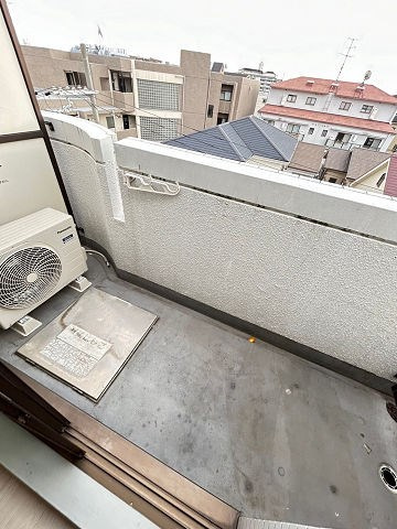 ロイヤルメゾン武庫之荘Ⅶのバルコニー|落ち着いた時間を過ごせるバルコニーです