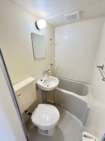 ロイヤルメゾン武庫之荘Ⅶの浴室|日々の疲れを癒すお風呂付です