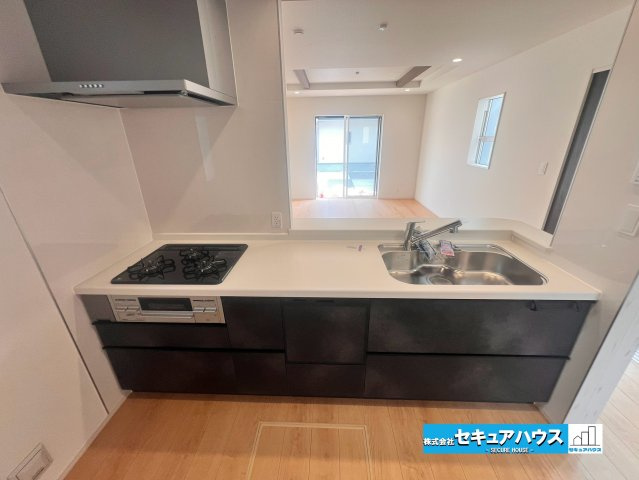 【完成】名古屋市南区砂口町　全7棟のキッチン|【キッチン】
◆同時にたくさんの料理が調理できる。「焼く・蒸す・煮る」の工程を同時進行で進めることができるので、料理を素早く作ることができます。育児でバタバタ忙しいママに嬉しい♪