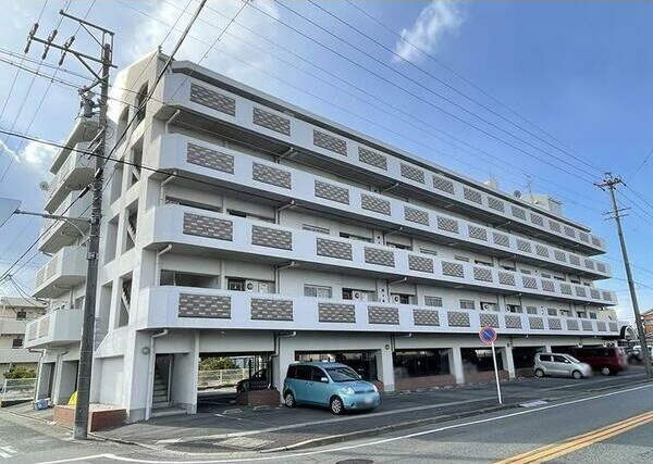 アベニュー青山の外観