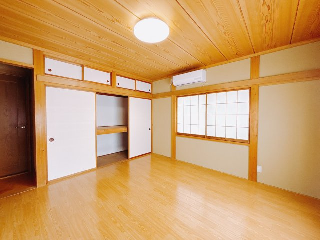 【中古戸建】児玉郡上里町大字金久保の洋室|■1階洋室｜子供部屋のメリットは「自立心を養うことができる」「自分で整理整頓できるようになる」そして、お子様が成長した際には「プライバシーを確保できる」といい事だらけ♪