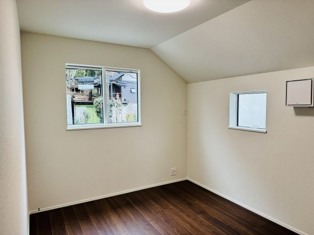 八王子市　川口町　新築一戸建て　１１期の子供部屋|～2階6.0帖の洋室　2面採光で明るく風通しの良いお部屋です～