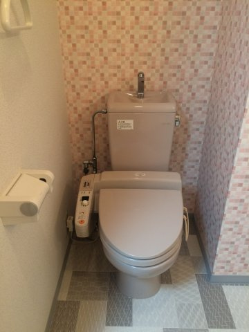 ルミノーザ大内のトイレ|トイレはウォッシュレットつき。