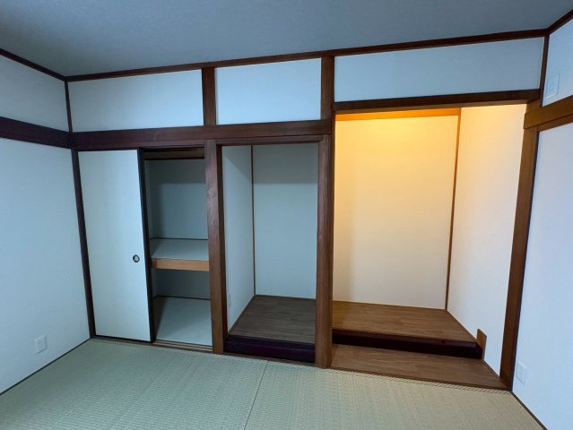 つつじが丘７丁目　中古戸建ての和室|収納付きの和室です