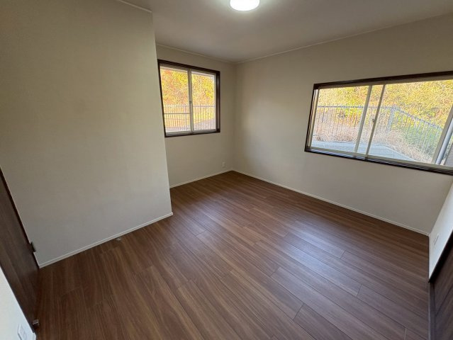 つつじが丘７丁目　中古戸建ての洋室|個人の部屋や寝室として使える洋室です