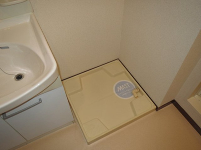 【設備】 | メゾンエイト | 洗濯機置き場