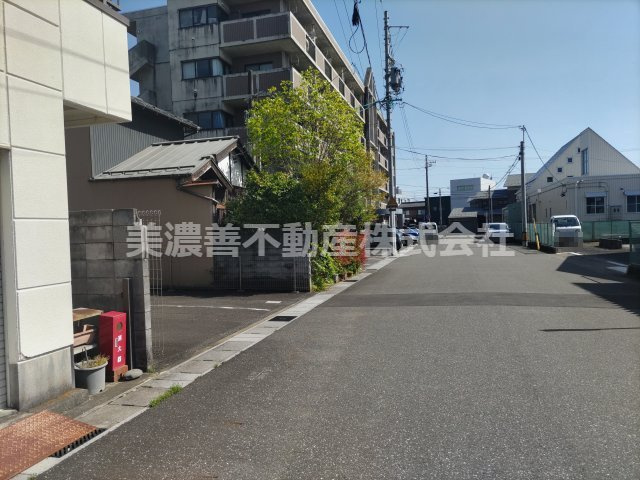 ６６８２９　岐阜市青柳町土地の周辺