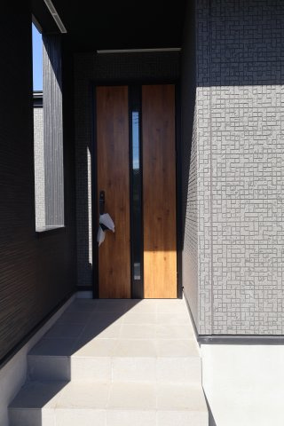 《仲介手数料無料》ふじみ野市駒西１丁目2-1新築一戸建てグラファーレの玄関