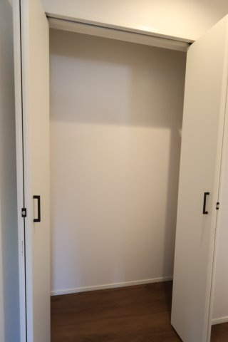 《仲介手数料無料》ふじみ野市駒西１丁目2-1新築一戸建てグラファーレの収納