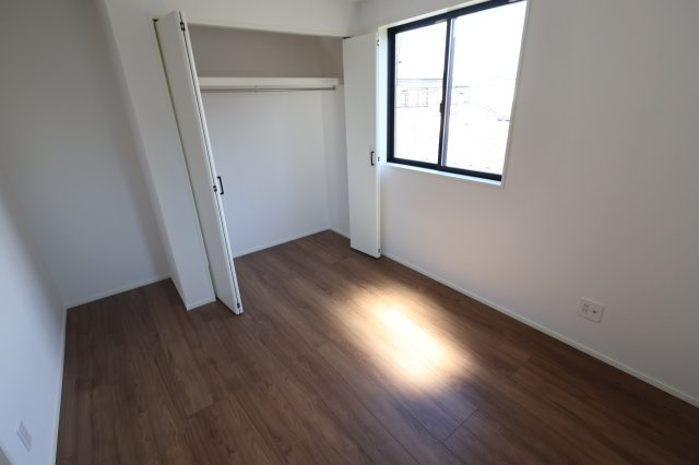 《仲介手数料無料》ふじみ野市駒西１丁目2-1新築一戸建てグラファーレの洋室
