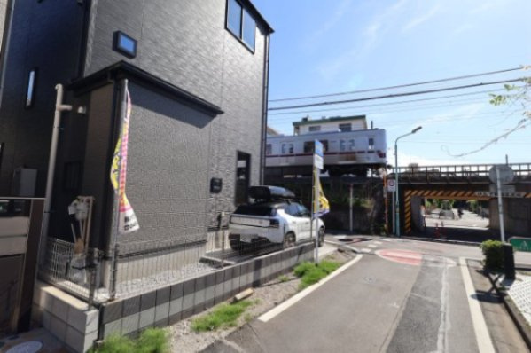 《仲介手数料無料》ふじみ野市駒西１丁目2-1新築一戸建てグラファーレの外観