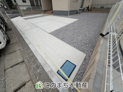 【駐車場】 |  LiveleGarden.S　第5栃木岩舟町静和　1号棟 | 駐車場は横並びに2台駐車可能☆