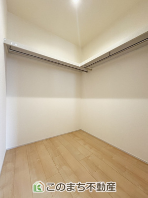 【収納】 |  LiveleGarden.S　第5栃木岩舟町静和　1号棟 | 大容量ウォークインクローゼット付きでお荷物の多いご家庭も安心です☆