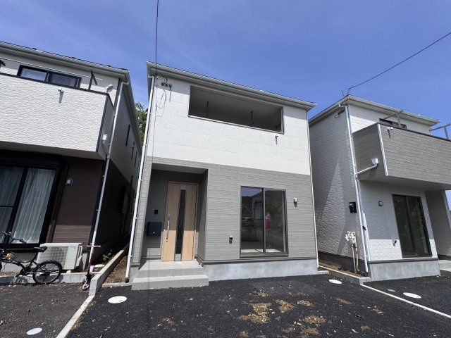 柏市新逆井１丁目新築戸建【土南部小学校：4分】の外観|5号棟外観・完成済み内覧可能です！