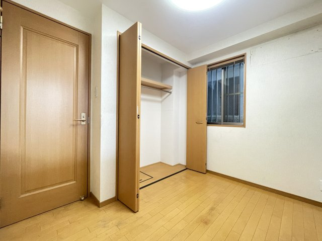 太秦一ノ井町　中古戸建の洋室|1F　納戸3.3帖