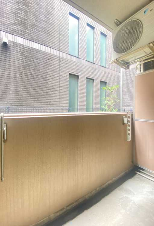 メゾンアンシャンテ　南向き　駅近　オートロックのバルコニー