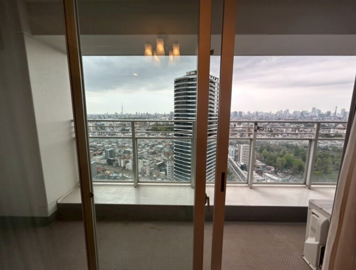 エアライズタワーのバルコニー