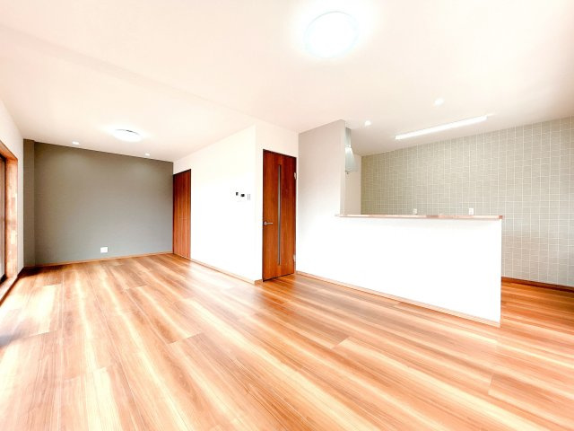 リフォーム済中古戸建　各務原市鵜沼羽場町6丁目　平成7年築の居間・リビング
