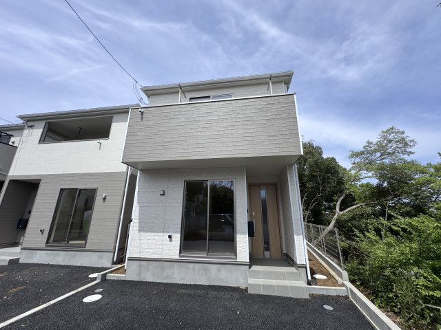 柏市新逆井１丁目新築戸建【土南部小学校：4分】の外観|6号棟外観・完成済み内覧可能です！