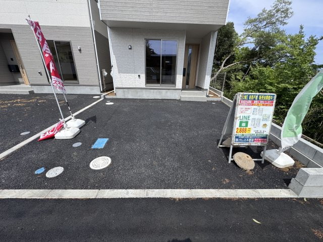 柏市新逆井１丁目新築戸建【土南部小学校：4分】の駐車場|6号棟駐車スペース・並列２台駐車可