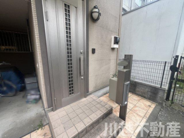 2駅2路線、始発駅が使える便利な住まいのエントランス|コンパクトなエントランス周り