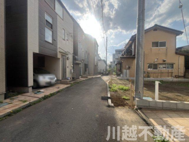 2駅2路線、始発駅が使える便利な住まいの前面道路含む現地写真|前面道路含む現地写真です