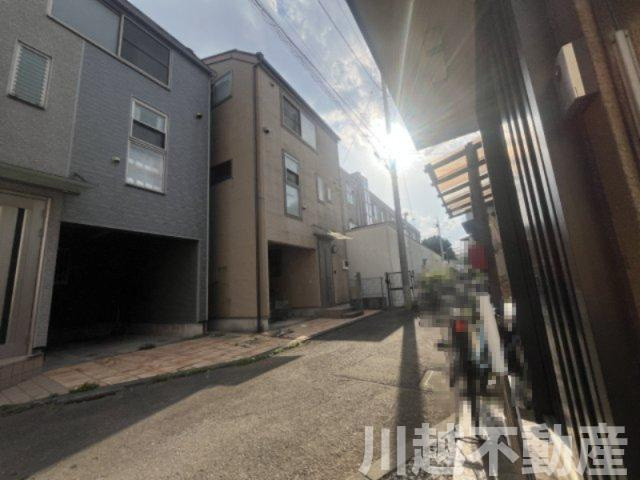 2駅2路線、始発駅が使える便利な住まいの前面道路含む現地写真|前面道路含む現地写真です