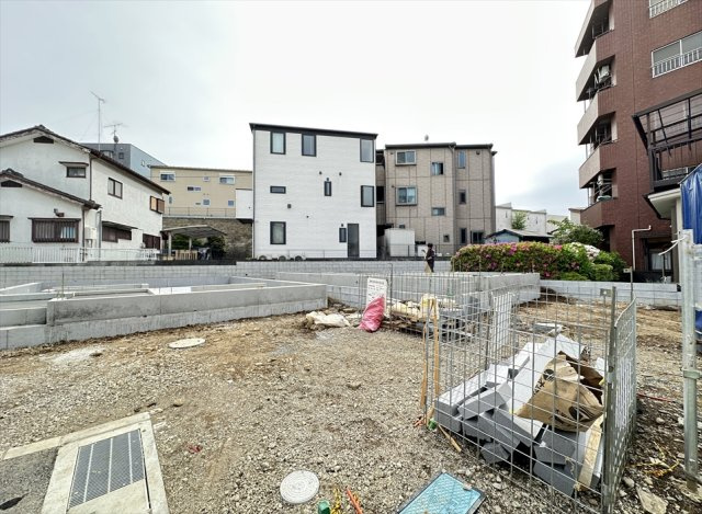 【外観】 | 志木市本町2丁目　新築一戸建住宅　全5棟　(志木本店) | 販売現地／2026年4月18日撮影　
「志木」駅より徒歩20分の閑静な住宅地。