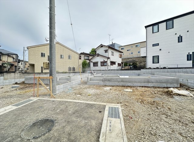 【外観】 | 志木市本町2丁目　新築一戸建住宅　全5棟　(志木本店) | 販売現地／2026年4月18日撮影　
小学校まで徒歩10分と近いのでお子様の通学にも便利。