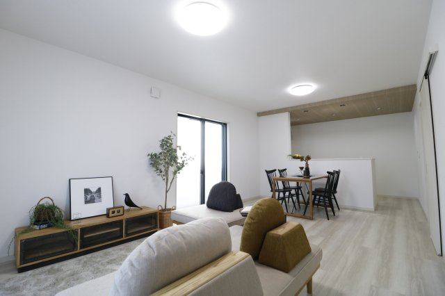 和歌山市中島　中古未入居戸建の居間・リビング