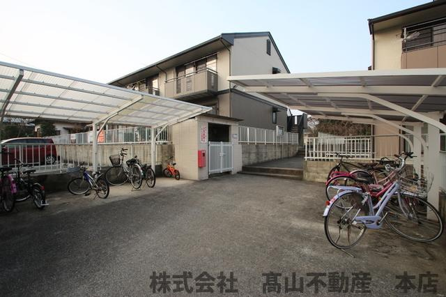 宗像市日の里３丁目のアパートの駐車場