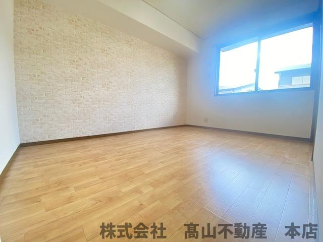 宗像市日の里３丁目のアパートの洋室