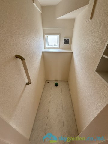 大磯町西小磯　新築戸建　全4棟3号棟のトイレ