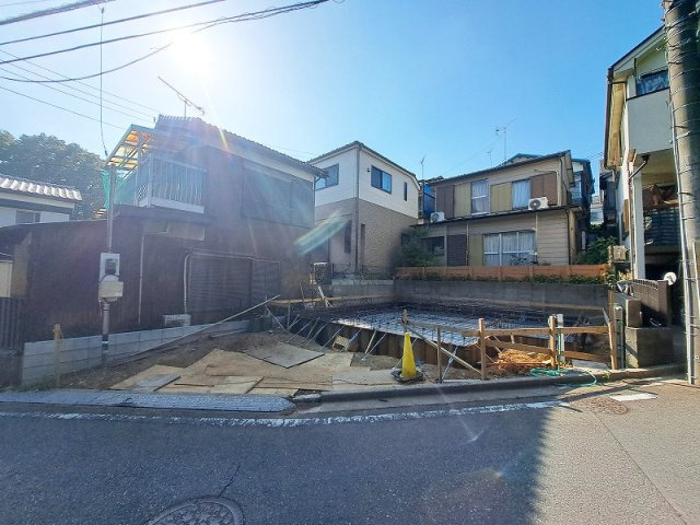 【前面道路含む現地写真】 | 新座市石神4丁目　新築一戸建住宅　全1棟　(保谷店) | 豊かで自由な雰囲気の中で、暮らしを楽しむ
