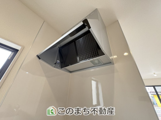 【キッチン】 |  LiveleGarden.S　第5栃木岩舟町静和　2号棟 | シンプルながらお料理の匂いをスッキリ吸引するレンジフード☆