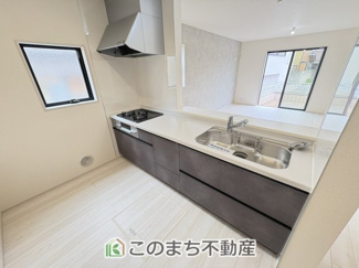 【キッチン】 |  LiveleGarden.S　第5栃木岩舟町静和　2号棟 | 人気の対面式キッチン☆料理をしながらご家族とコミュニケーションが取れます♪