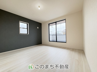 【洋室】 |  LiveleGarden.S　第5栃木岩舟町静和　2号棟 | 窓が多く明るい室内が好印象☆