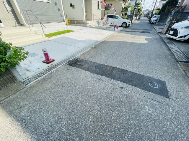 八千代市八千代台北１４丁目１５８９番の前面道路含む現地写真