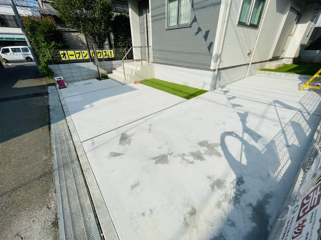 八千代市八千代台北１４丁目１５８９番の駐車場