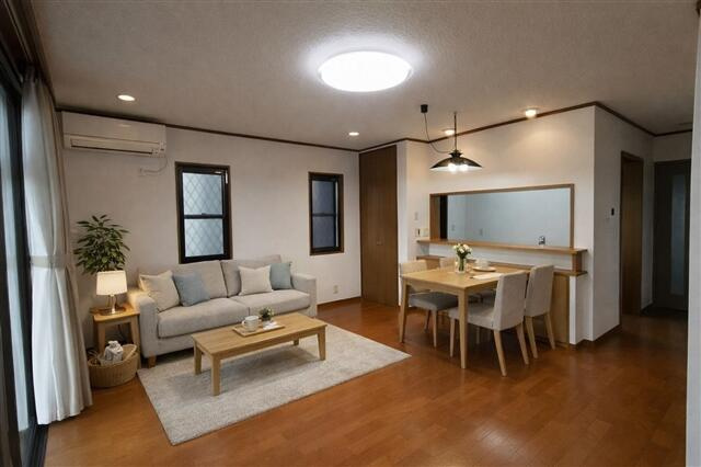 松戸市高塚新田５８１戸建の居間・リビング|写真はＣＧイメージです。
