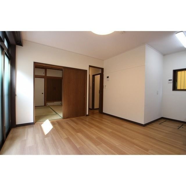 幡ヶ谷戸建の内装