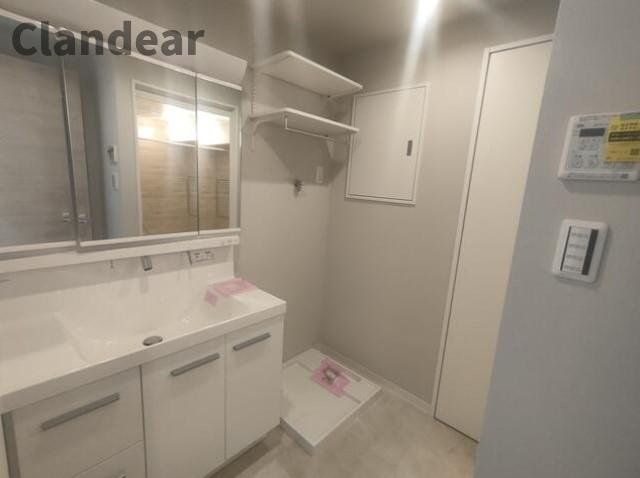 藤和綾瀬コープの独立洗面台|ドキドキの新生活も、安心してスタート。ぴったりの住まいを見つけませんか？クランディアが一緒に住まい選びをサポートします‼　まずは、お気軽にお問合せください　＃クランディア