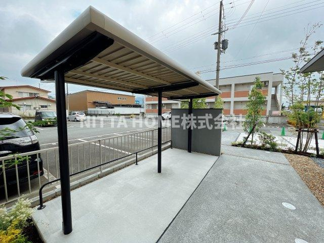 福知山市問屋町厚中問屋町の賃貸マンションのその他共用部分|屋根付きの駐輪場は無料です♪